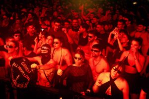 Público Hard Club @shotbymonica_5