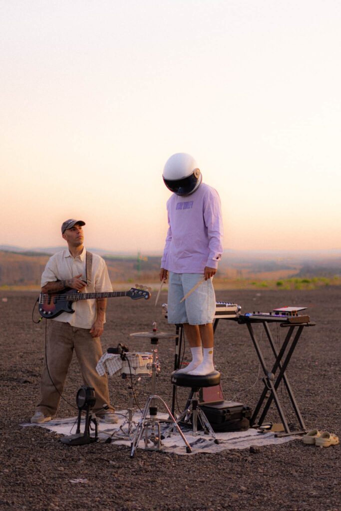 Drooving presenta Alone