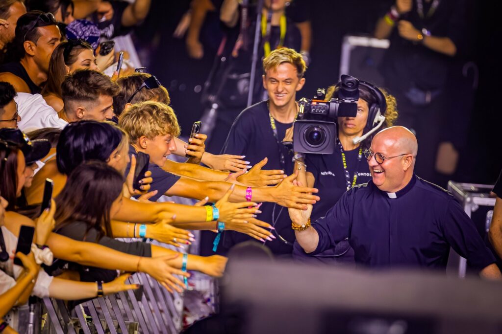 Padre Guilherme en el Mainstage de UNTOLD Festival 2026